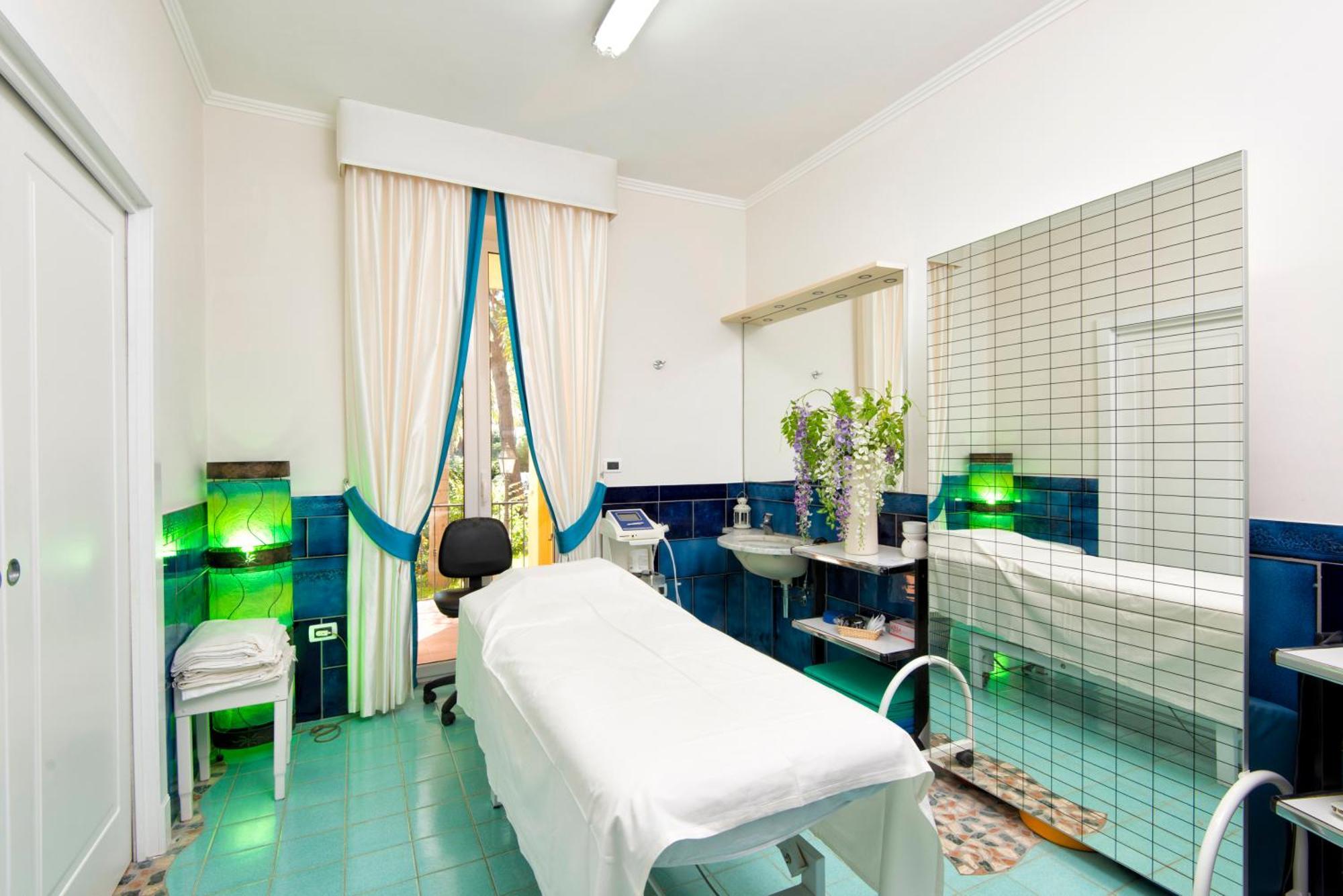 Hotel La Reginella & Lacco Ameno (Isola d'Ischia)