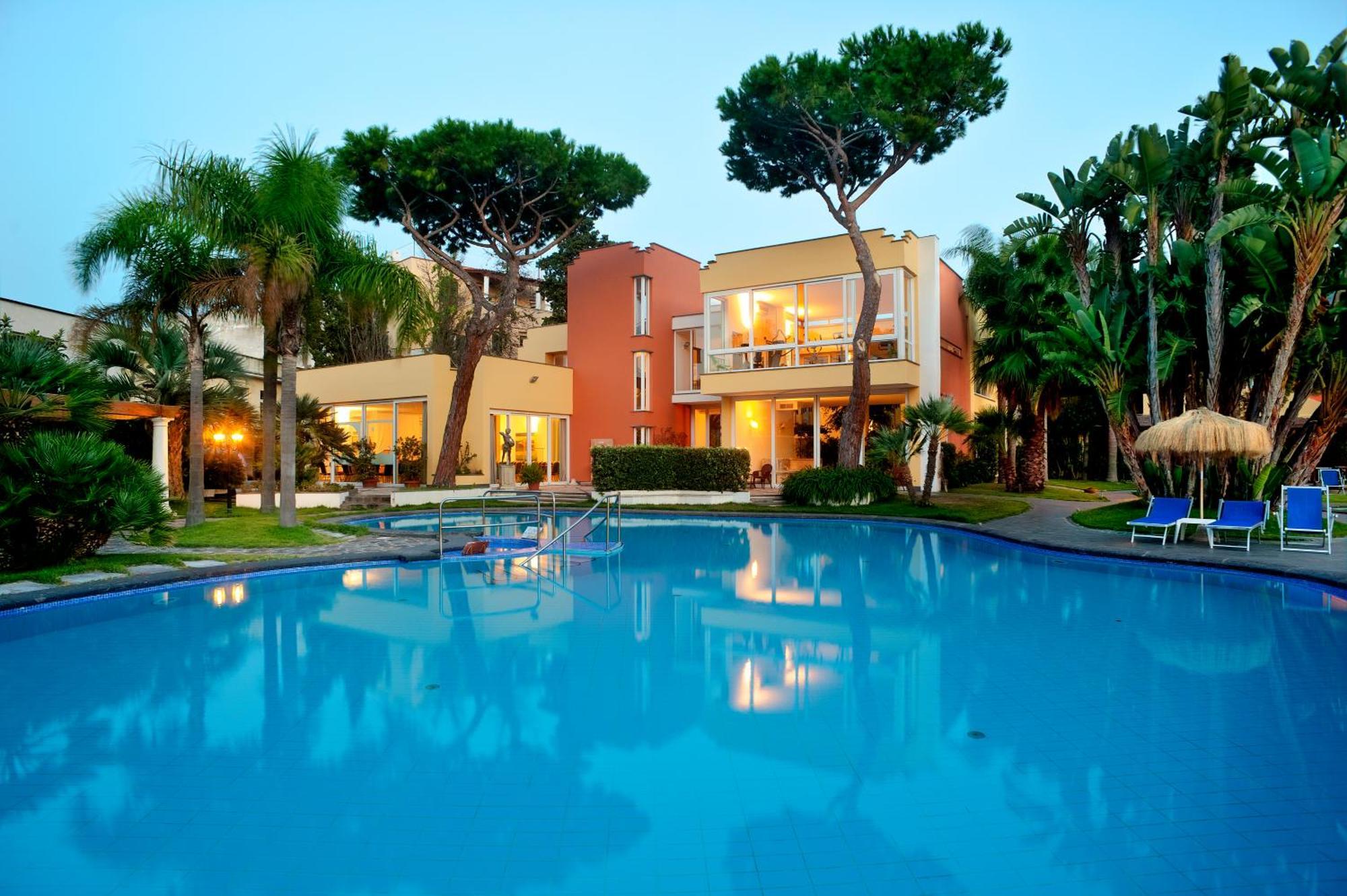 La Reginella & Lacco Ameno (Isola d'Ischia)