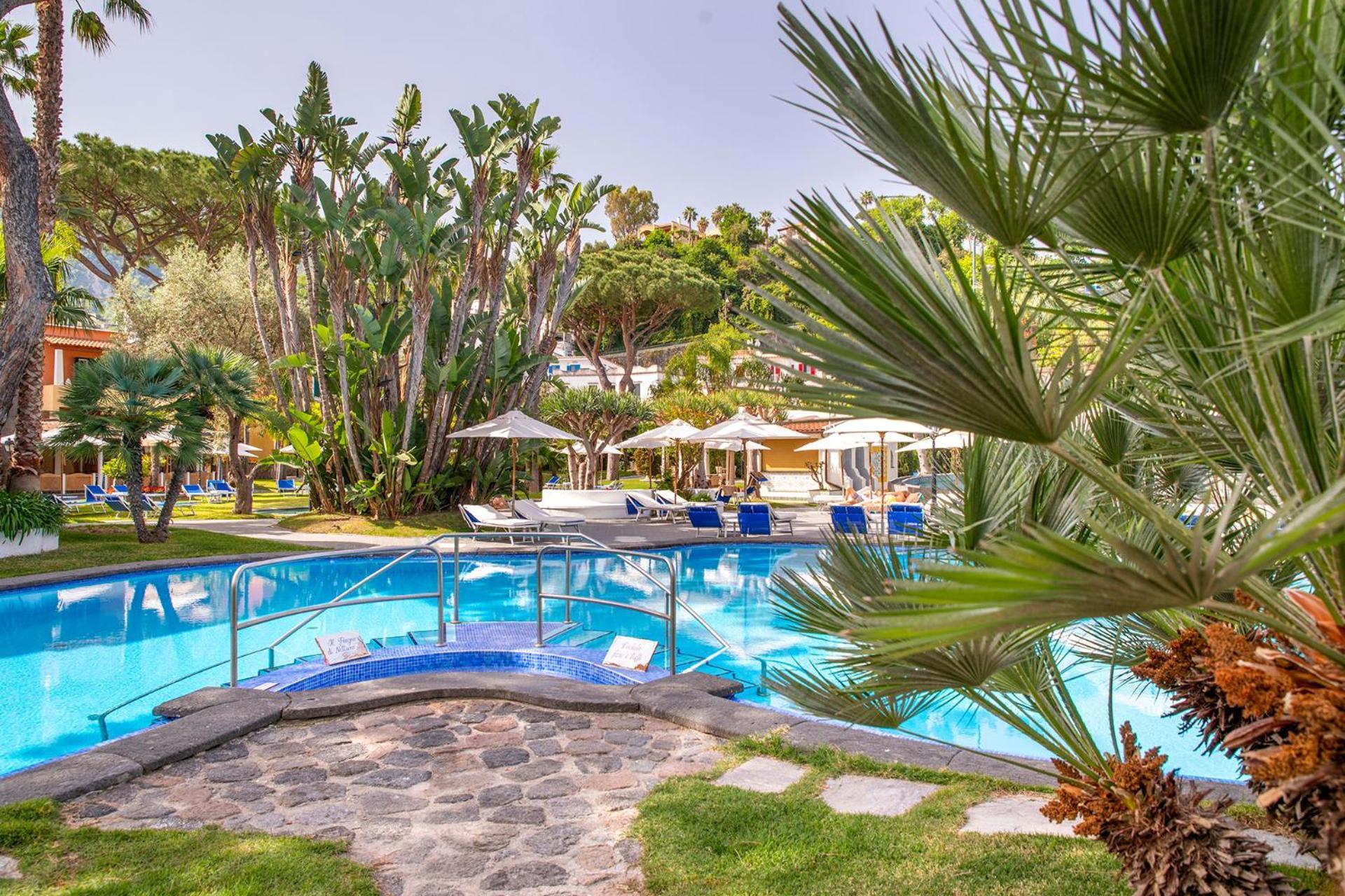 Hotel La Reginella & Lacco Ameno (Isola d'Ischia)
