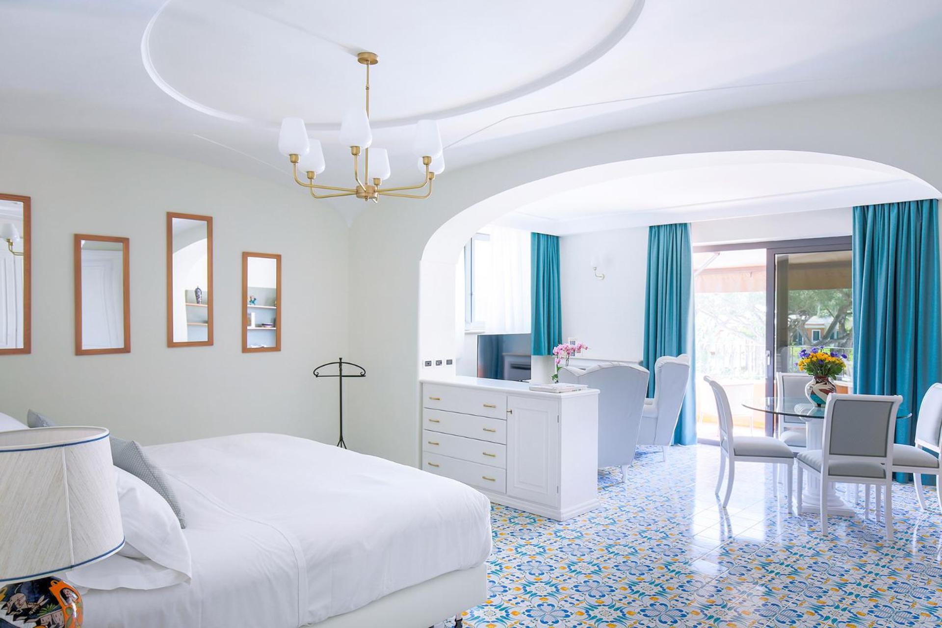 Hotel La Reginella & 4*